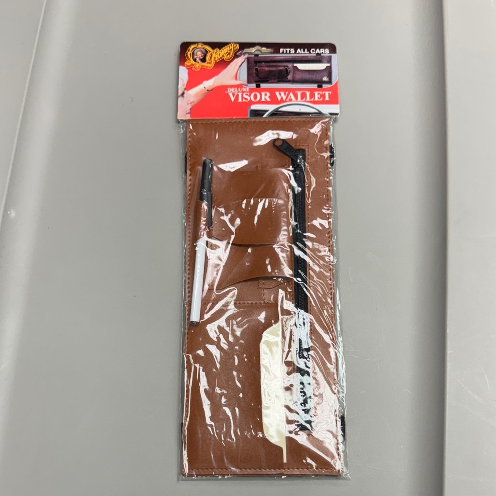 Granny Deluxe Brown Visor Wallet